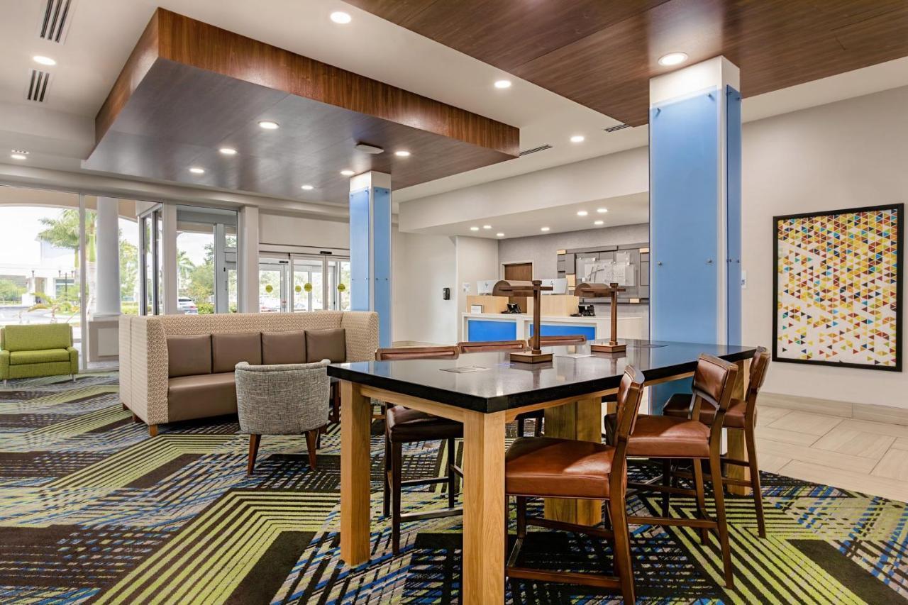 Holiday Inn Express & Suites - Miramar By Ihg Екстер'єр фото