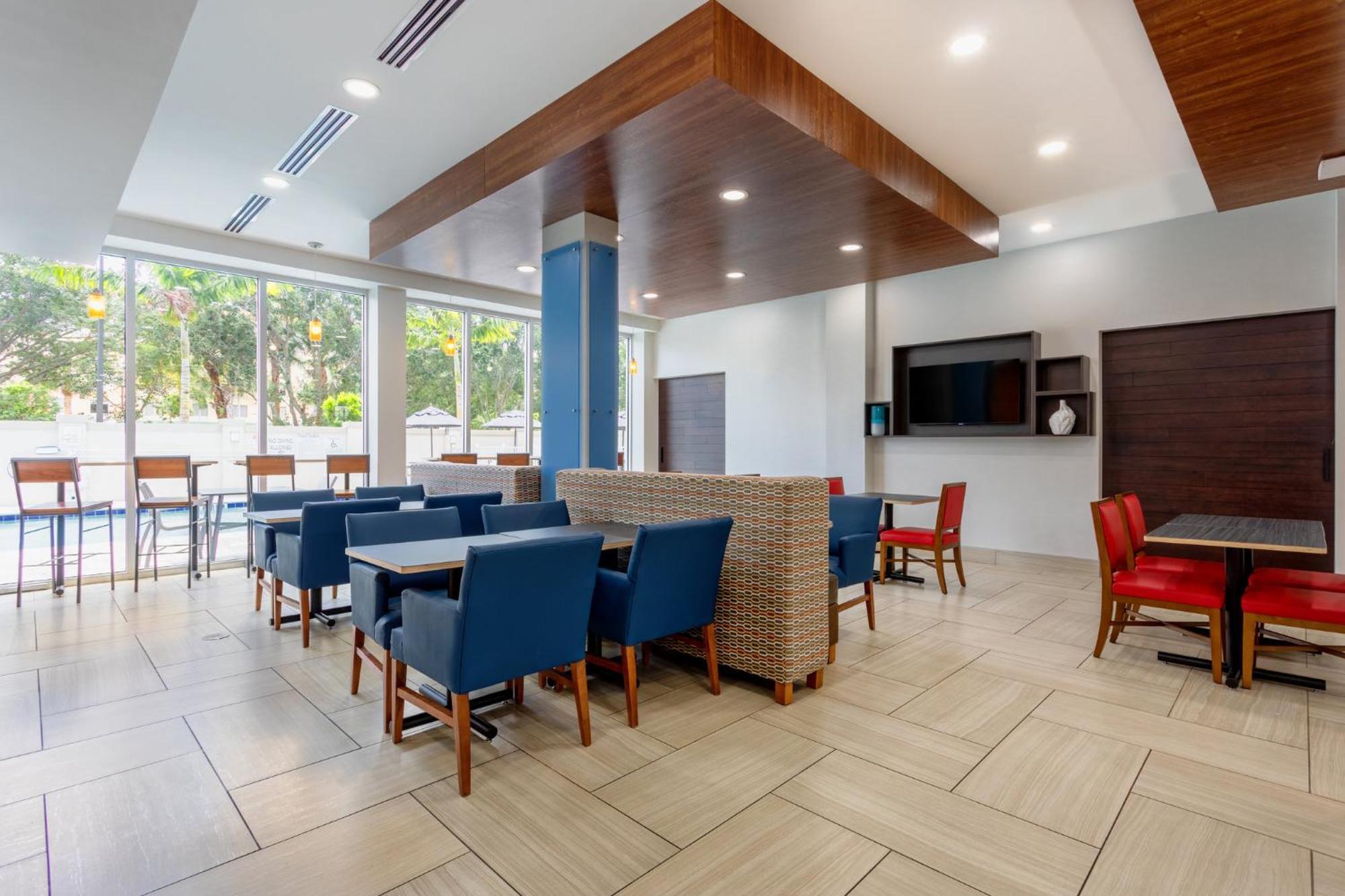 Holiday Inn Express & Suites - Miramar By Ihg Екстер'єр фото